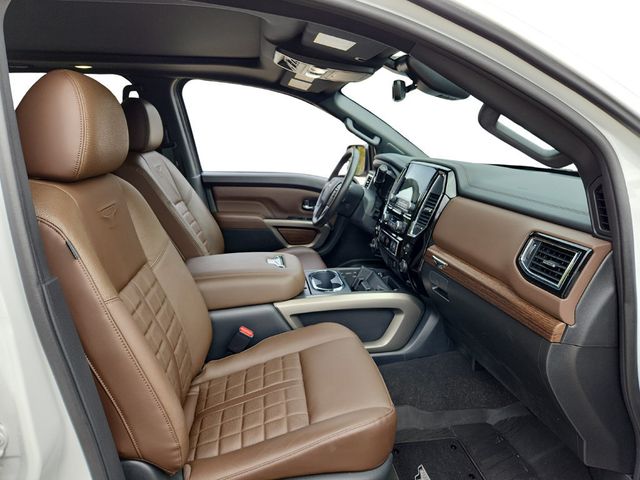 2024 Nissan Titan 4x4 Crew Cab Platinum Reserve with Moonroof & Utility Packages - 22934182 - 17