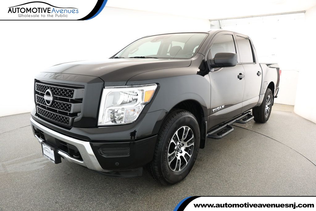 2024 Nissan Titan 4x4 Crew Cab SV with Convenience & Accessory Utility Packages - 22921325 | Video 1