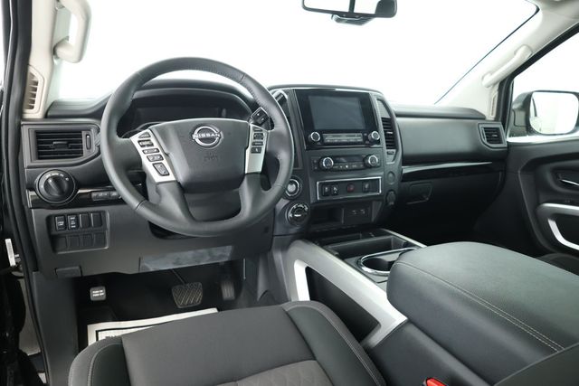 2024 Nissan Titan 4x4 Crew Cab SV with Convenience & Accessory Utility Packages - 22921325 - 9