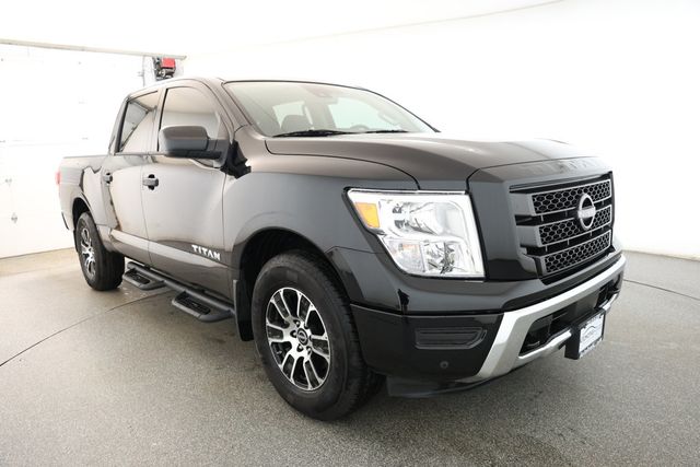 2024 Nissan Titan 4x4 Crew Cab SV with Convenience & Accessory Utility Packages - 22921325 - 2