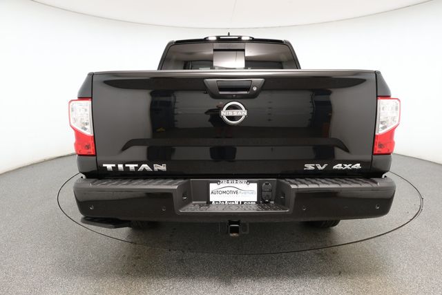 2024 Nissan Titan 4x4 Crew Cab SV with Convenience & Accessory Utility Packages - 22921325 - 4