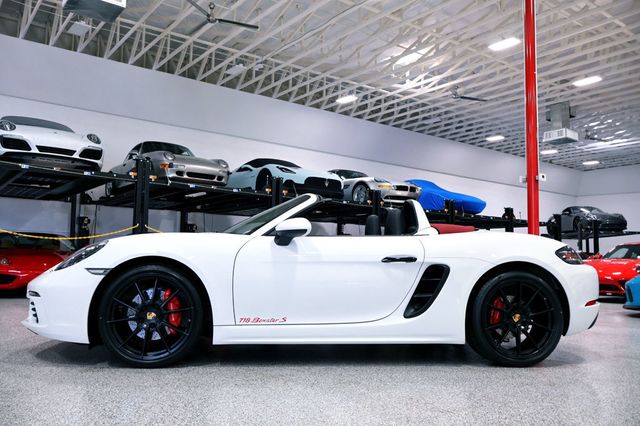 2024 Porsche 718 BOXSTER S Manual WHITE...427 Miles...Rare 6sp Manual - 22900848 - 2