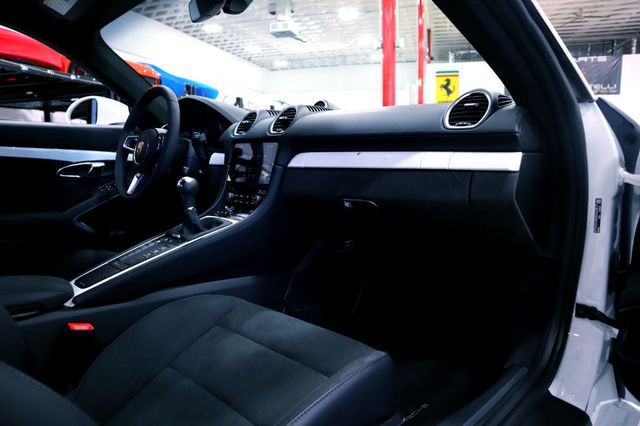 2024 Porsche 718 GTS 4.0 COUPE WHITE...596 Miles...Rare 6sp Manual - 22706186 - 31