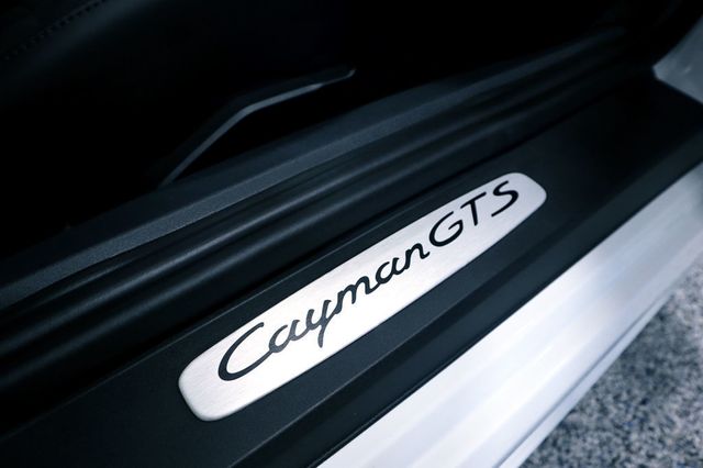 2024 Porsche 718 GTS 4.0 COUPE WHITE...596 Miles...Rare 6sp Manual - 22706186 - 37