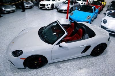 2024 Porsche 718 GTS 4.0 Roadster - WP0CD2A86RK228152