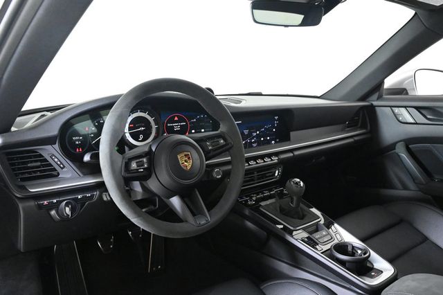 2024 Porsche 911 Carrera GTS - 22877925 - 11