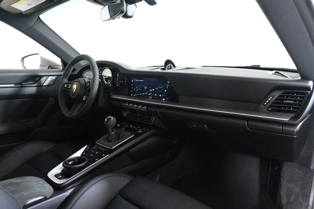 2024 Porsche 911 Carrera GTS - 22877925 - 17