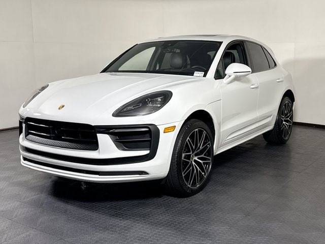 2024 Porsche Macan Base