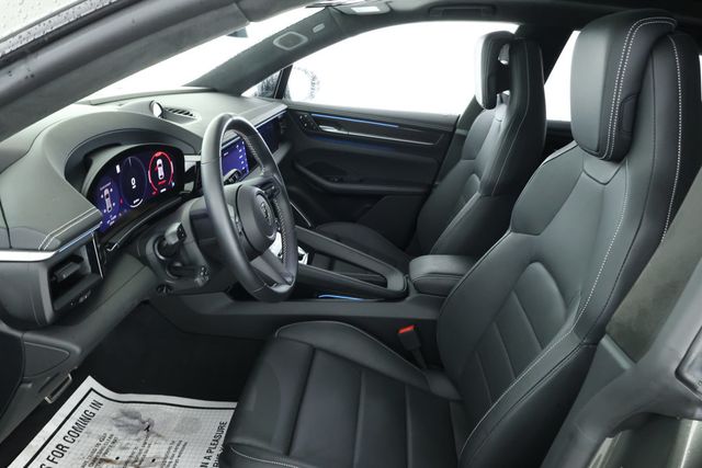 2024 Porsche Macan Electric Turbo AWD w/ Burmester S. Sound & 22'' RS Spyder Wheels - 22930950 - 17