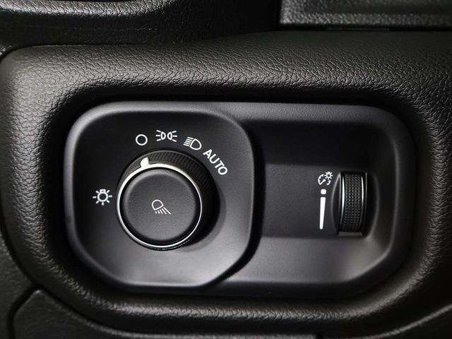 2024 Ram 1500 Laramie 4x4 Crew Cab 5'7" Box - 22934819 - 37