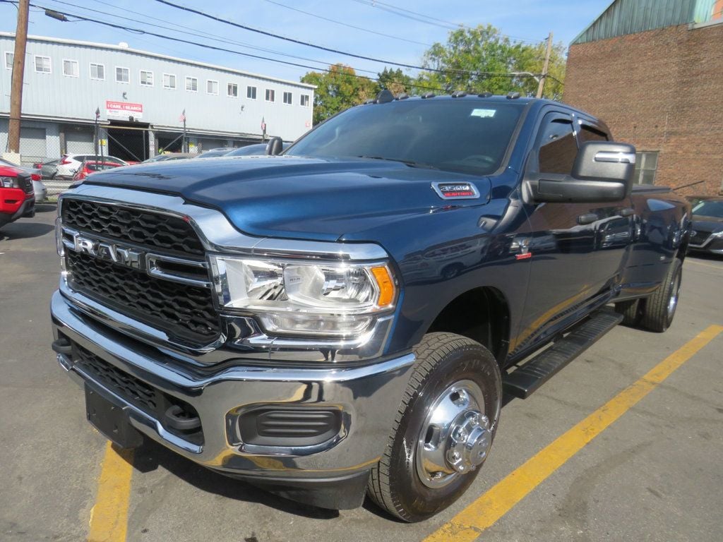 2024 Ram 3500 Tradesman 4x4 Crew Cab 8' Box - 22938577 | Video 1