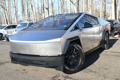 2024 Tesla Cybertruck Base's photo