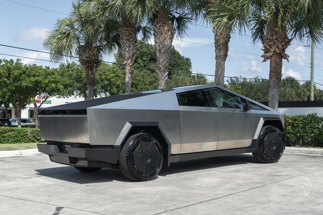 2024 Tesla Cybertruck Cyberbeast AWD - 22935593 - 9