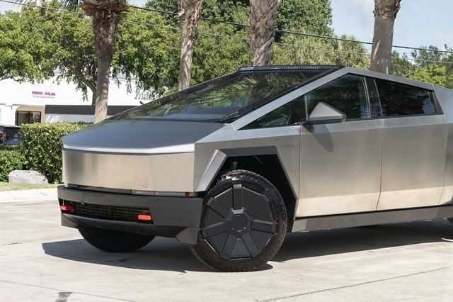 2024 Tesla Cybertruck Cyberbeast AWD - 22935593 - 1