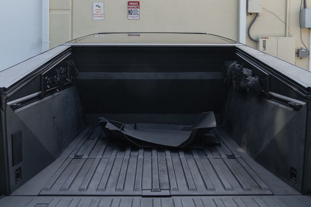 2024 Tesla Cybertruck Cyberbeast AWD - 22935593 - 22