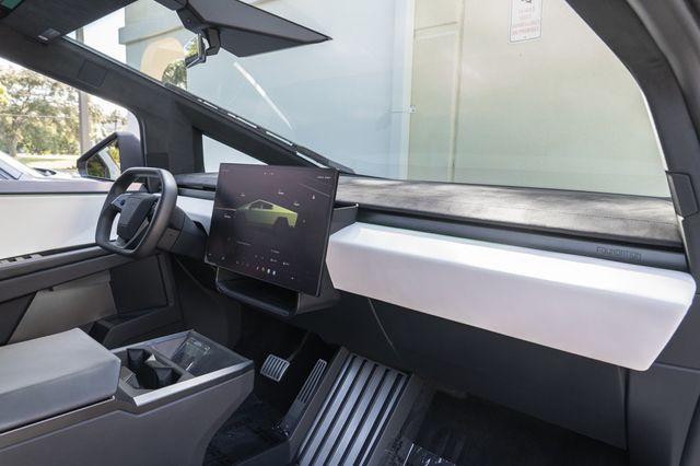 2024 Tesla Cybertruck Cyberbeast AWD - 22935593 - 28
