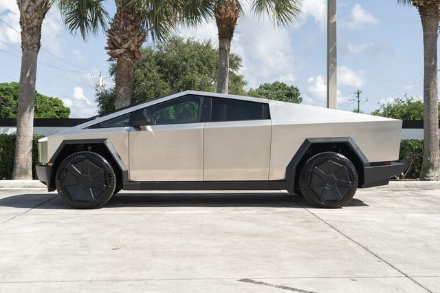 2024 Tesla Cybertruck Cyberbeast AWD - 22935593 - 2