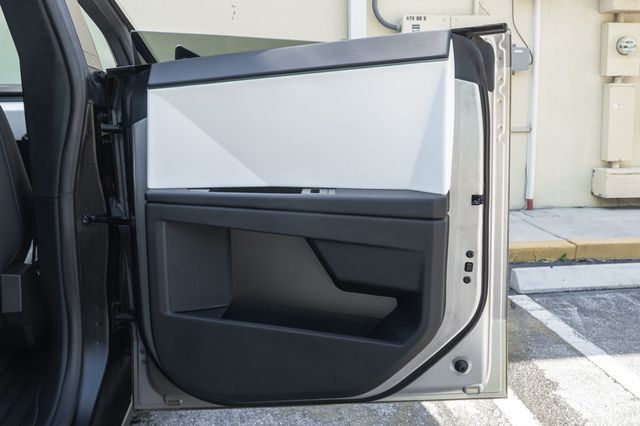 2024 Tesla Cybertruck Cyberbeast AWD - 22935593 - 32