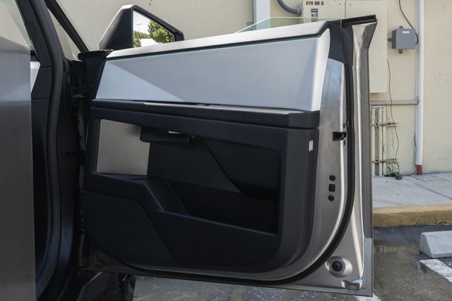2024 Tesla Cybertruck Cyberbeast AWD - 22935593 - 33