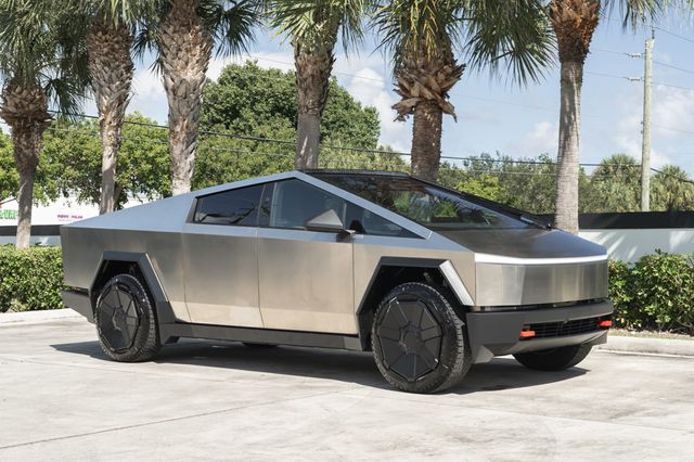 2024 Tesla Cybertruck Cyberbeast AWD - 22935593 - 7
