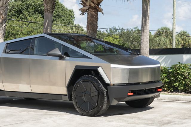2024 Tesla Cybertruck Cyberbeast AWD - 22935593 - 8