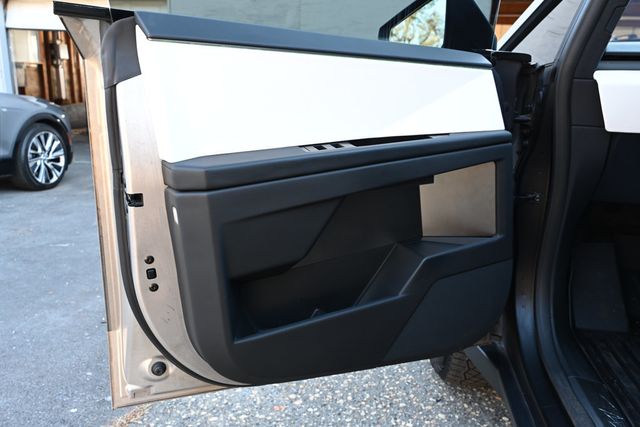 2024 Tesla Cybertruck Foundation Series AWD with Full Self-Driving - 22935836 - 9