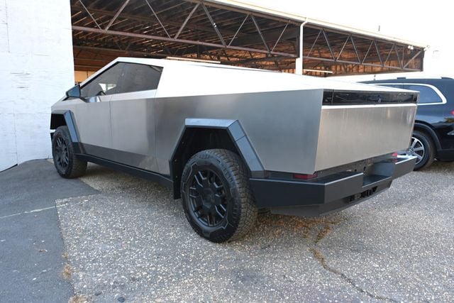 2024 Tesla Cybertruck Foundation Series AWD with Full Self-Driving - 22935836 - 2