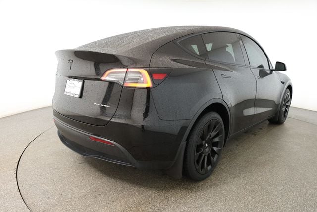 2024 Tesla Model Y Long Range AWD with 20'' Induction Wheels - 22930922 - 3