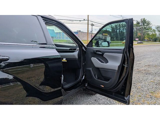 2024 Toyota Highlander XLE FWD - 22912338 - 10