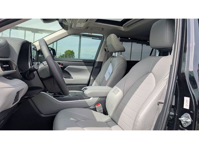 2024 Toyota Highlander XLE FWD - 22912338 - 13