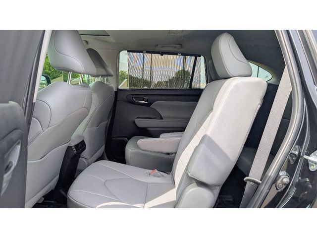 2024 Toyota Highlander XLE FWD - 22912338 - 16