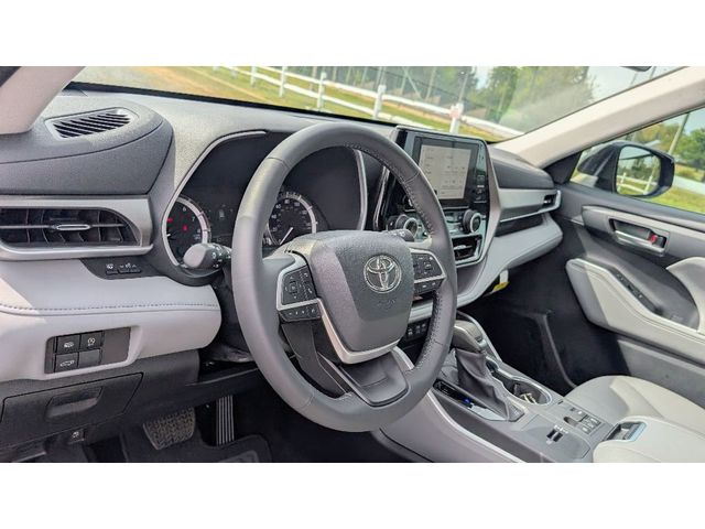 2024 Toyota Highlander XLE FWD - 22912338 - 18