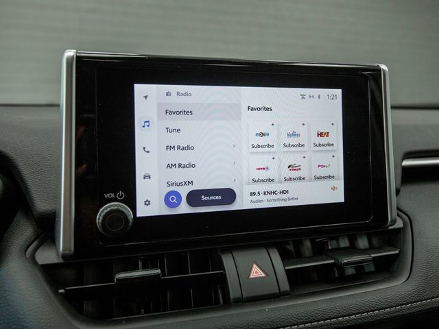 2024 Toyota RAV4 Hybrid XLE AWD - 22904644 - 18