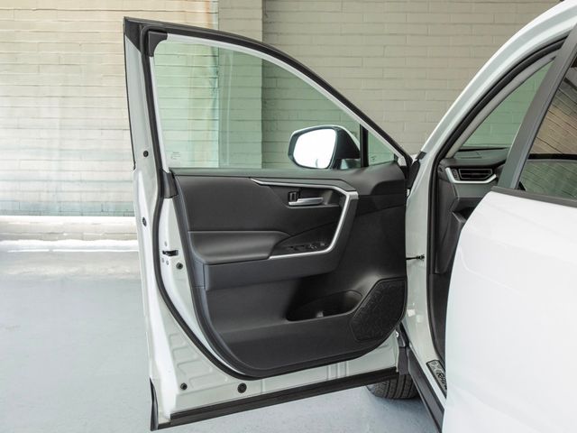 2024 Toyota RAV4 Hybrid XLE AWD - 22904644 - 26