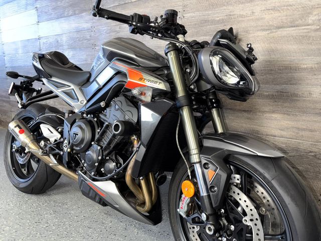 2024 Triumph Street Triple 765 RS SUPER CLEAN! - 22928238 - 1