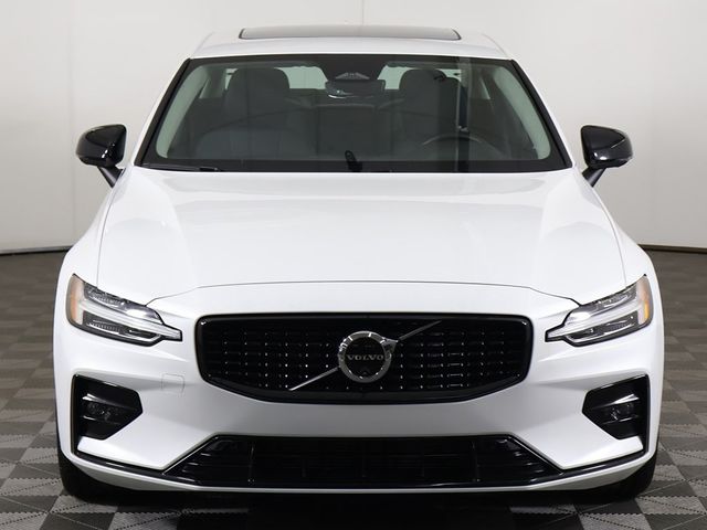 2024 Volvo S60 B5 AWD Plus Dark Theme - 22934452 - 11