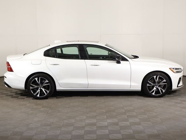 2024 Volvo S60 B5 AWD Plus Dark Theme - 22934452 - 18