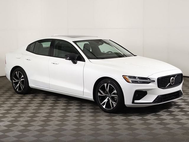 2024 Volvo S60 B5 AWD Plus Dark Theme - 22934452 - 1