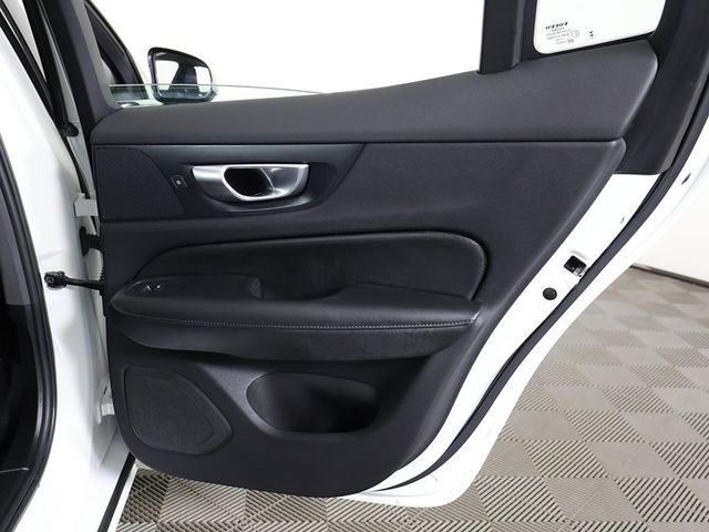 2024 Volvo S60 B5 AWD Plus Dark Theme - 22934452 - 26
