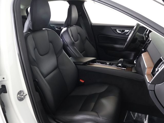 2024 Volvo S60 B5 AWD Plus Dark Theme - 22934452 - 32