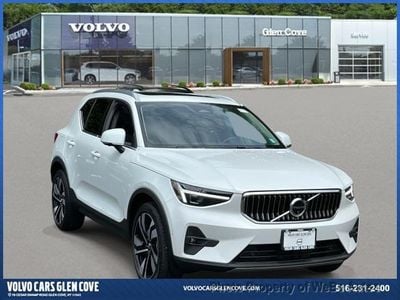 2024 Volvo XC40 Plus's photo