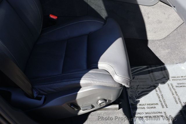 2024 Volvo XC60 Recharge Plug-In Hybrid T8 eAWD PHEV Ultimate Black Edition - 22938075 - 10