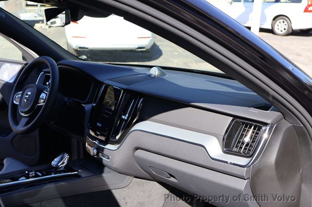 2024 Volvo XC60 Recharge Plug-In Hybrid T8 eAWD PHEV Ultimate Black Edition - 22938075 - 12