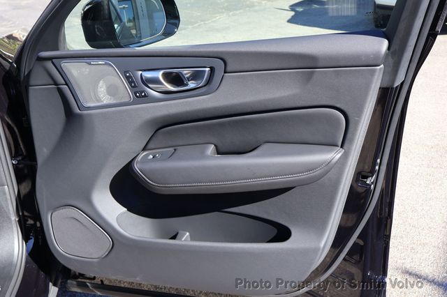 2024 Volvo XC60 Recharge Plug-In Hybrid T8 eAWD PHEV Ultimate Black Edition - 22938075 - 13