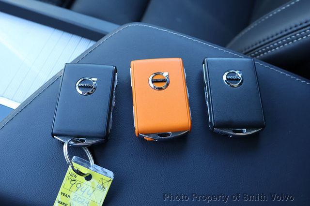 2024 Volvo XC60 Recharge Plug-In Hybrid T8 eAWD PHEV Ultimate Black Edition - 22938075 - 20