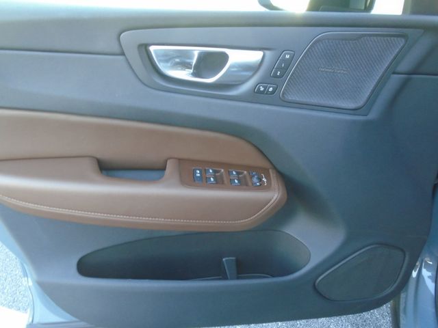 2024 Volvo XC60 Recharge Plug-In Hybrid T8 eAWD PHEV Ultimate Dark Theme - 22937661 - 11