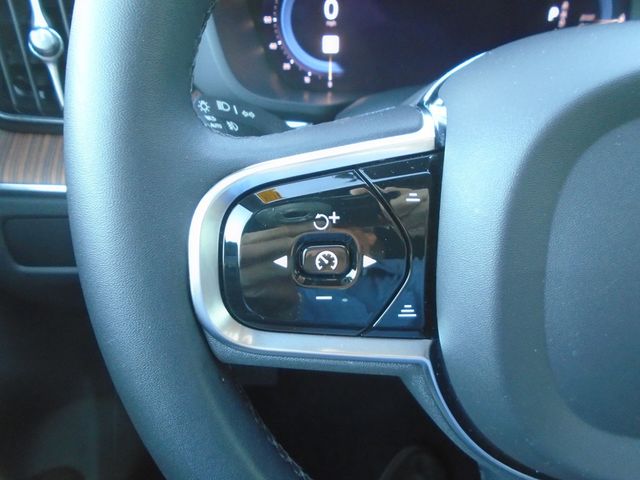 2024 Volvo XC60 Recharge Plug-In Hybrid T8 eAWD PHEV Ultimate Dark Theme - 22937661 - 15