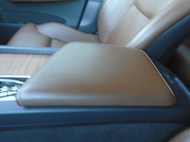 2024 Volvo XC60 Recharge Plug-In Hybrid T8 eAWD PHEV Ultimate Dark Theme - 22937661 - 25