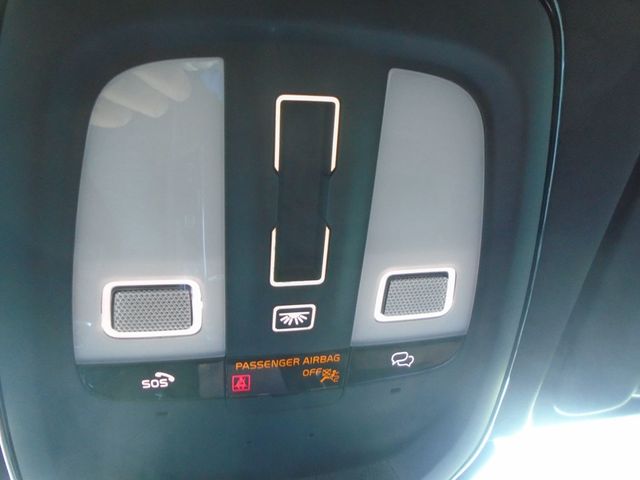 2024 Volvo XC60 Recharge Plug-In Hybrid T8 eAWD PHEV Ultimate Dark Theme - 22937661 - 27