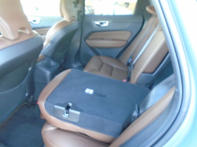 2024 Volvo XC60 Recharge Plug-In Hybrid T8 eAWD PHEV Ultimate Dark Theme - 22937661 - 36